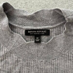 Banana Republic - 100% Merino Wool Sweater (M)